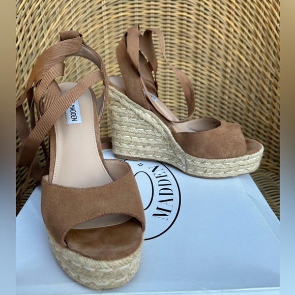 Steve Madden - SECRET peep toe lace up wedge - Picture 5 of 8